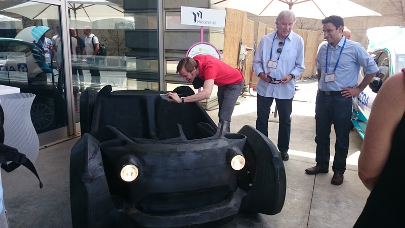 המכונית הראשונה שמודפסת במדפסת תלת מימד בכנס EcoMotion 2015