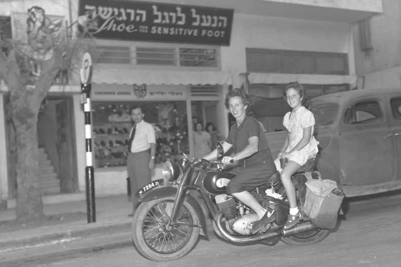 רכיבת אופנוע ללא קסדה בישראל