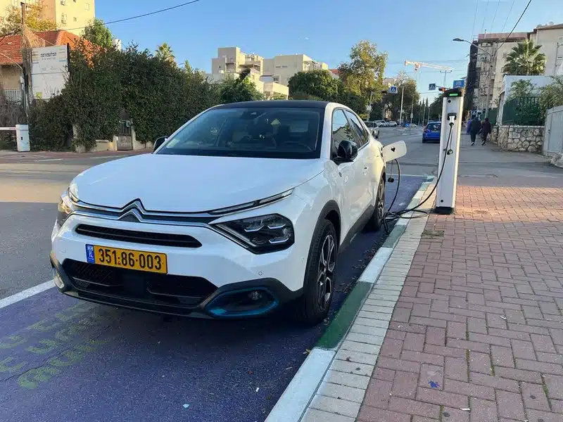 סיטרואן e-C4X חשמלית