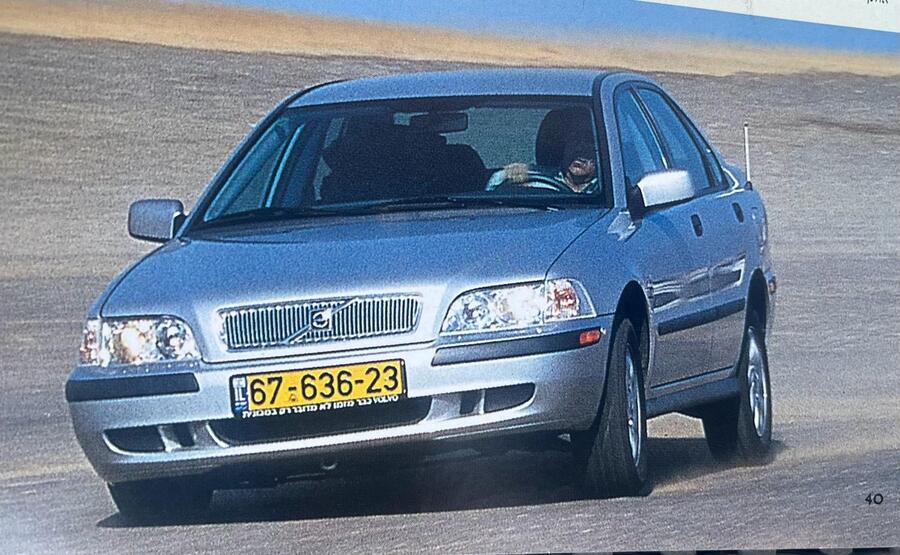 וולוו S40 2001