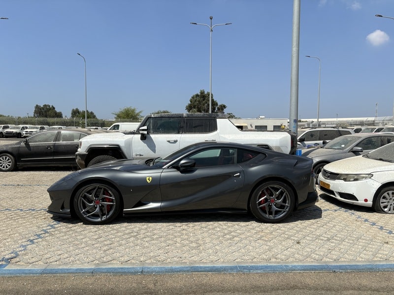 פרארי 812 Superfast מחולטת פרארי 812 Superfast מחולטת